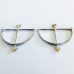 Arco e Flecha em metal prateado